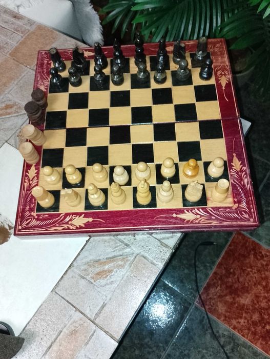 Шах-табла39/39см с дървени фигури и пулове