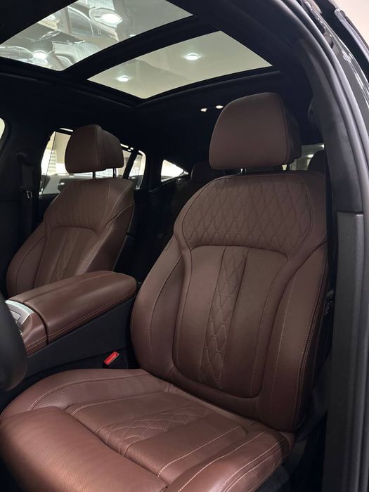 Bmw X6 40i 2022 yil avtomoshinasi