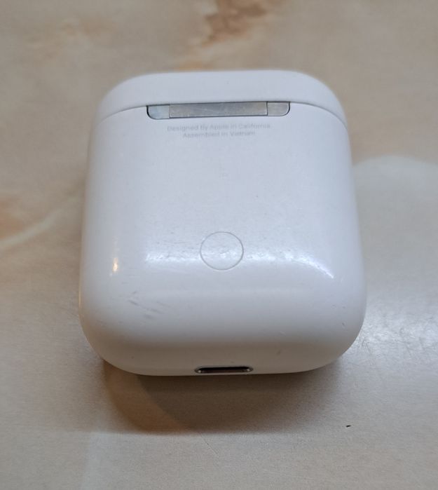 Apple Airpods Charging Case
зарядна кутия А1602