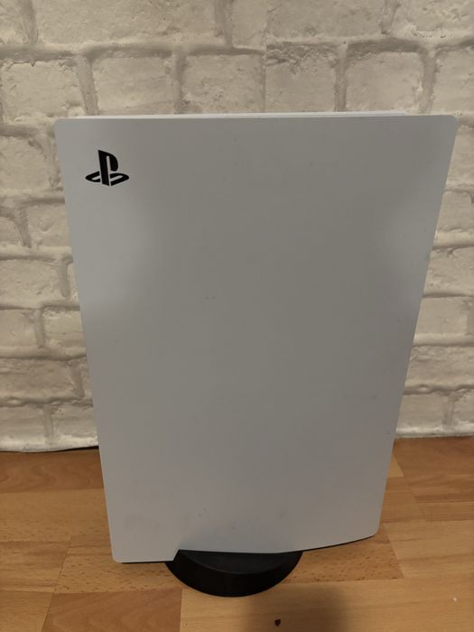 Playstation 5 2TB c Edge controller  и 2 игри и безжични слушалки