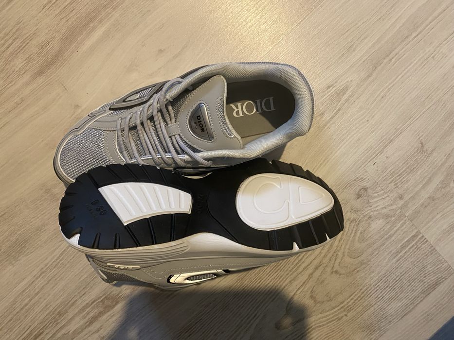 Dior B30  gri.
