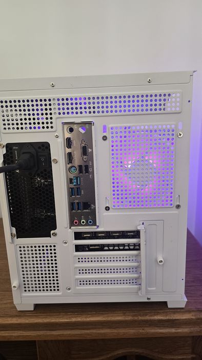 Pc gaming white Ryzen 7 5700x, rtx 3080, 32gb ddr4, 1tb ssd