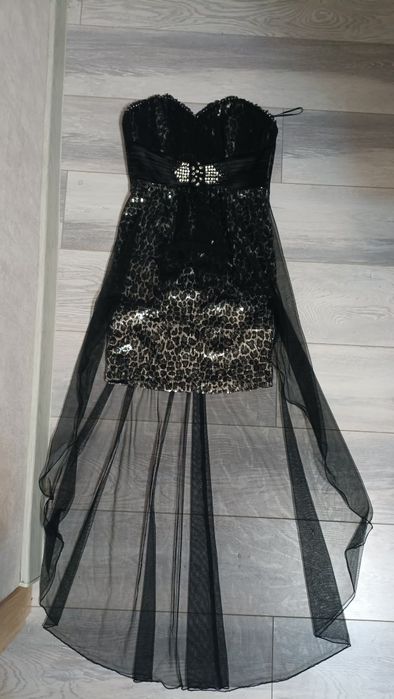 Вечернее платье с пайетками