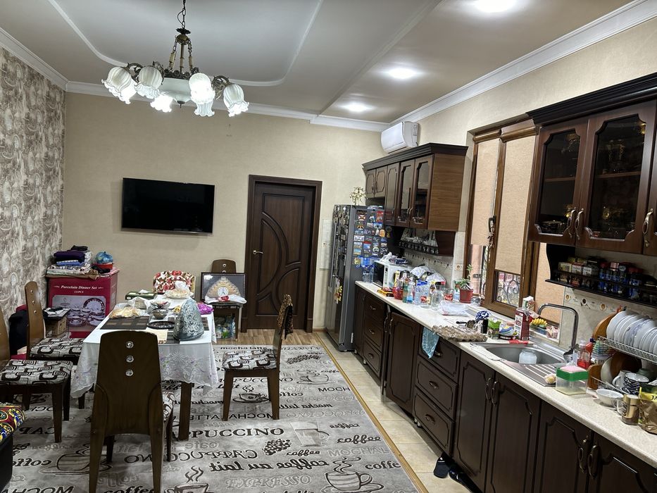 Продажа дома под бизнес и жилье