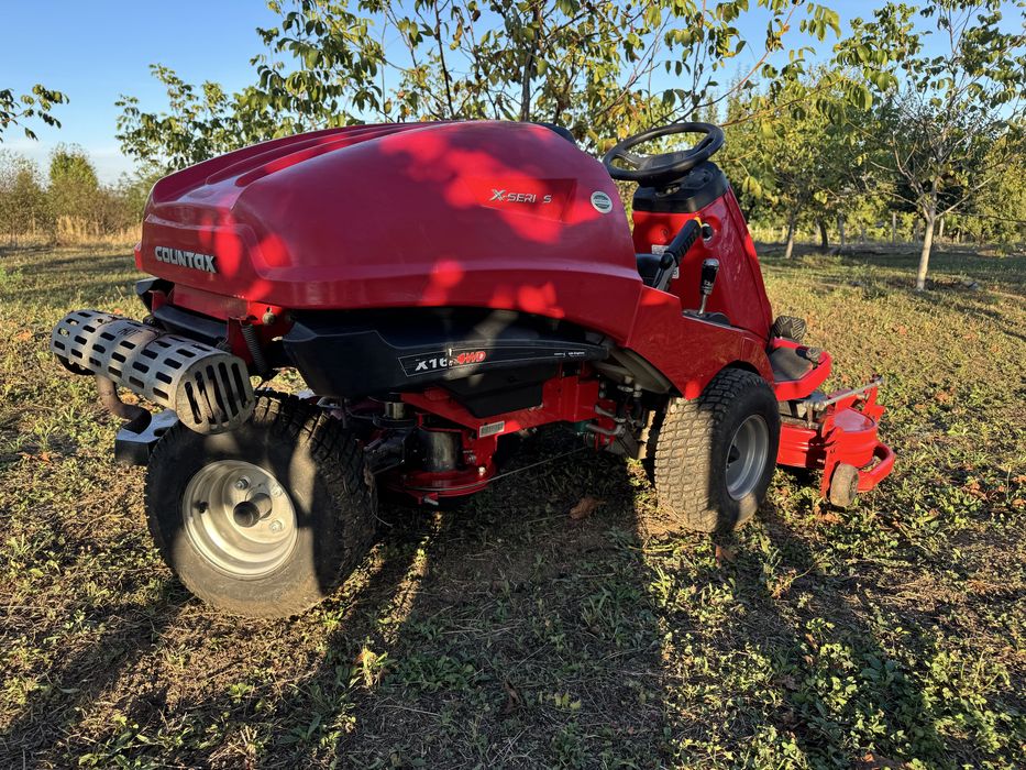 Tractoras  profesional de tuns iarba/gazon Countax X16 4WD 4x4 – Honda V-Twin 16 CP – masă frontală 112 cm