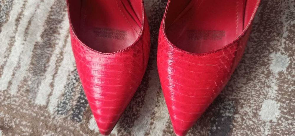 Продам женскую обувь