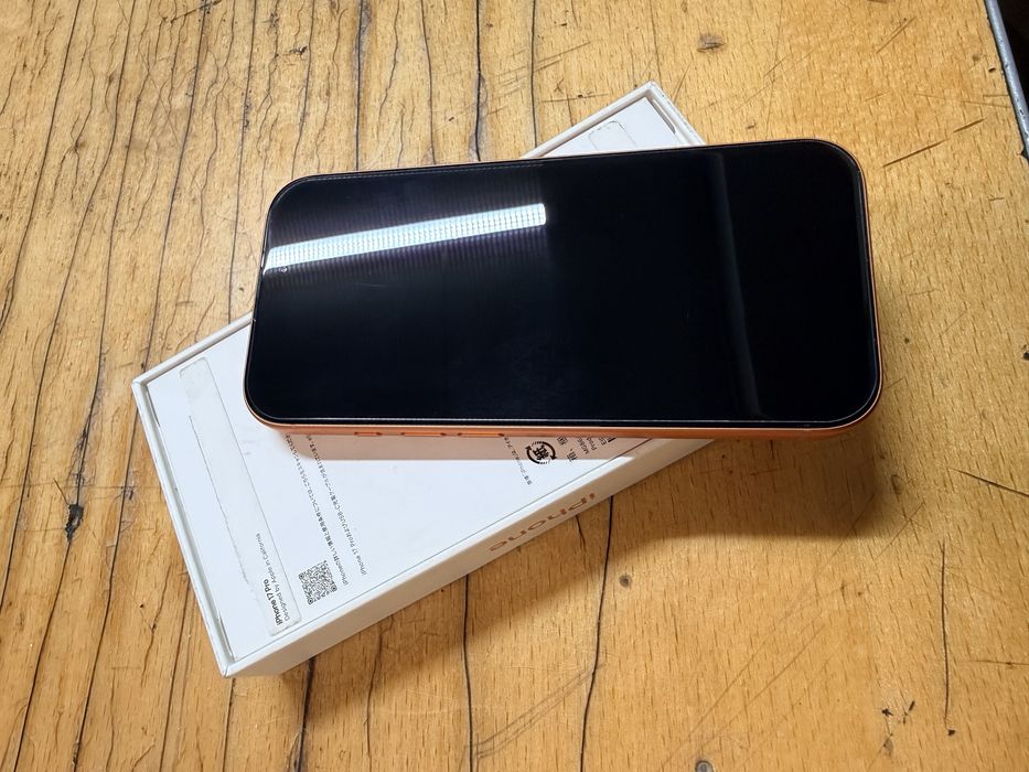 Срочно продам iphone 17 pro 256 eSIM идеал
