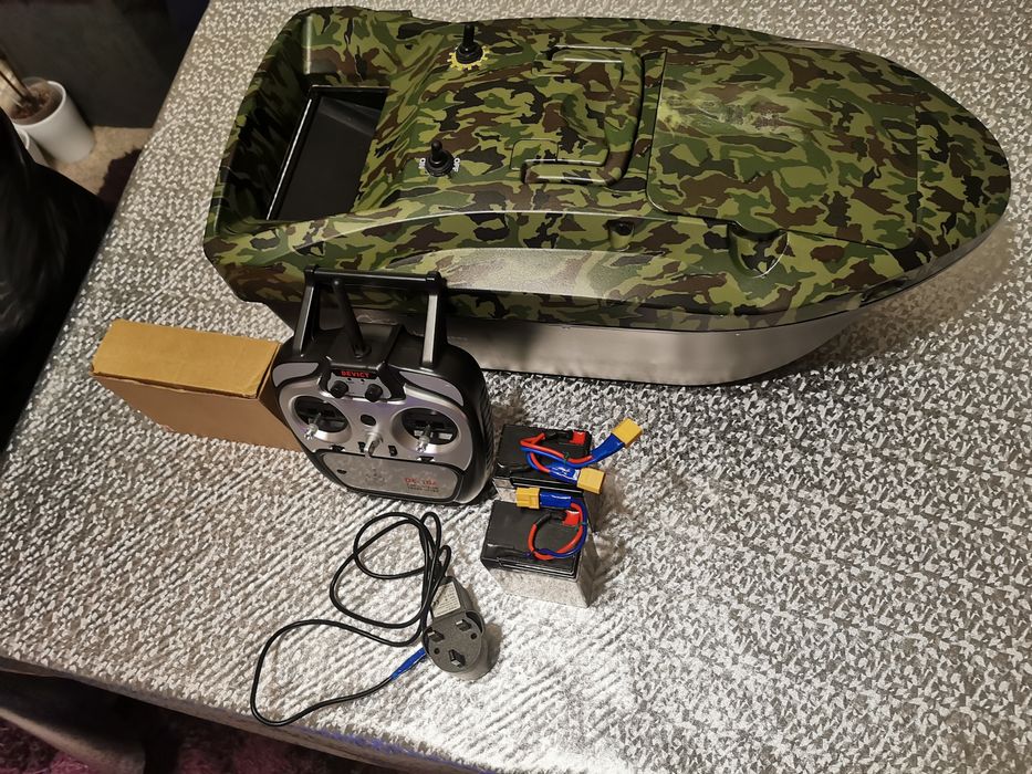 Лотка за захранване