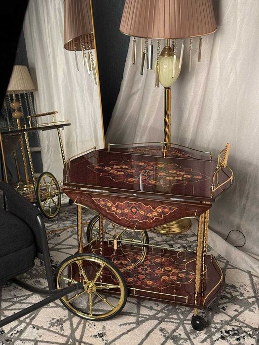 сервировочная тележка барным столиком на колесиках