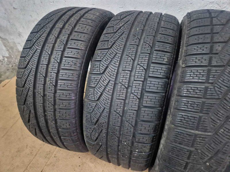4 Pirelli R20 235/35/-285/35
спорт пакет зимни гуми 
DOT3918