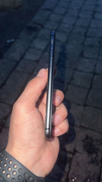 Iphone 8.   .64gb с гарантия