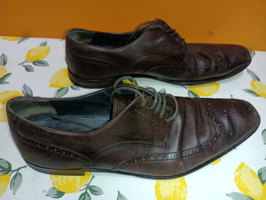 Hugo Boss N 44 кожени - 45 лв