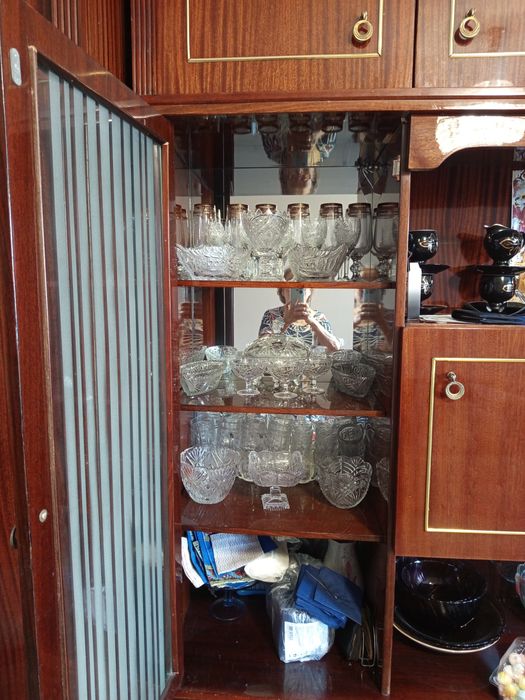 Продаю мебельную стенку