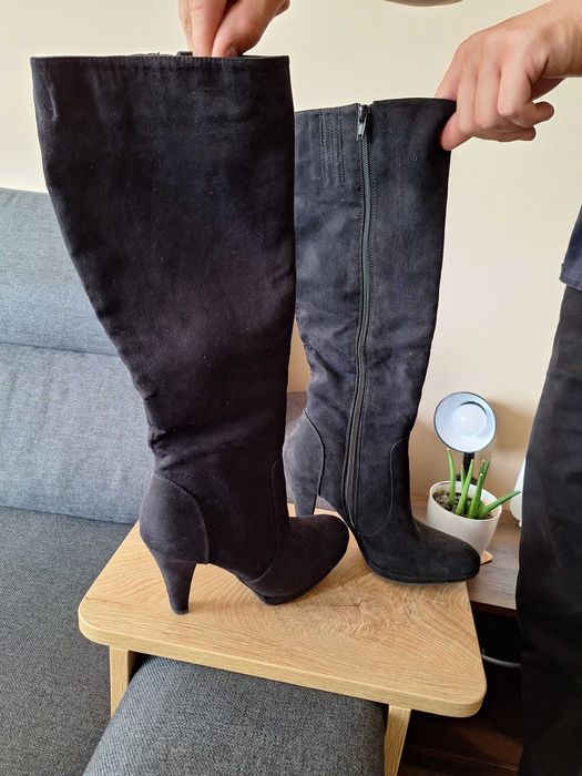 Черни ботуши на ток