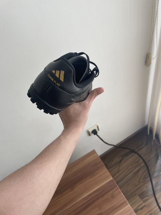 Футболни обувки / стоножки