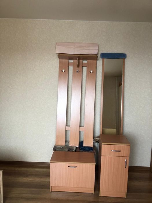 Продам прихожую и зеркало