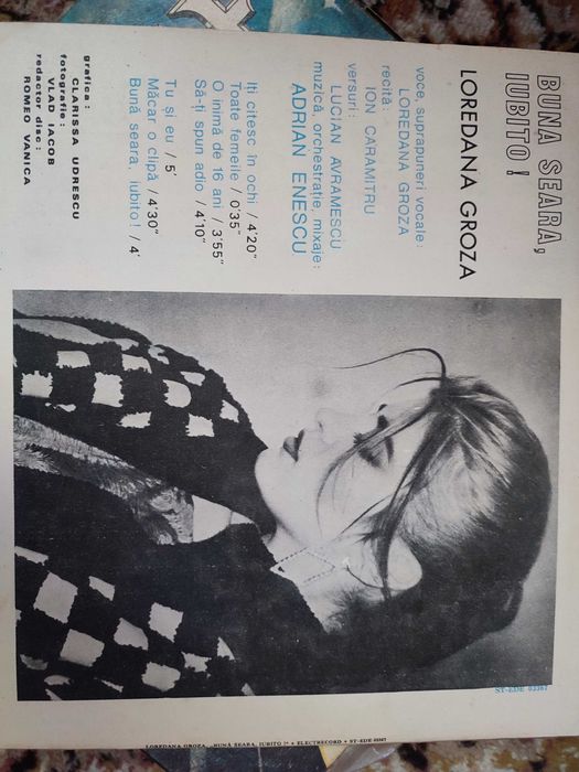 Vând discuri de vinil