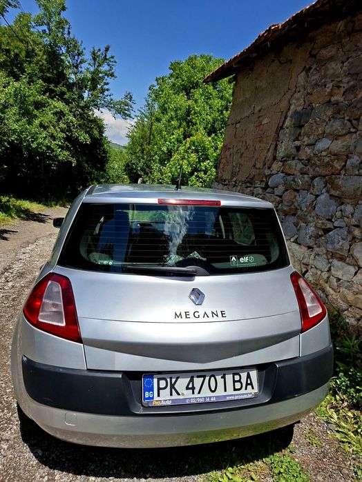 Продавам запазен автомобил Renault Megane