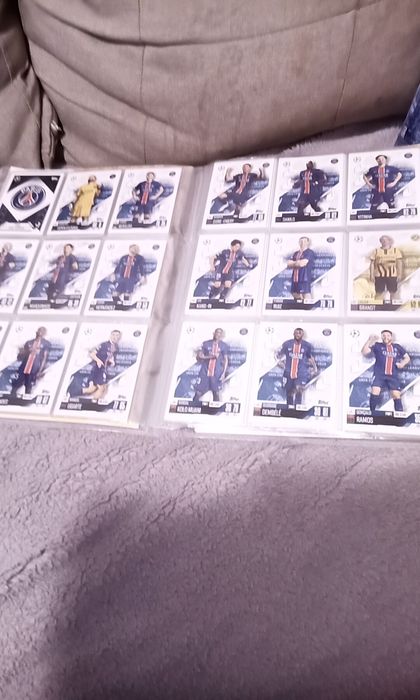 Vând album match attax 2024-2025