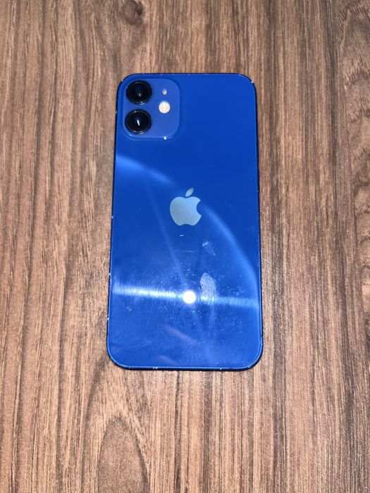 Айфон 12 мини.