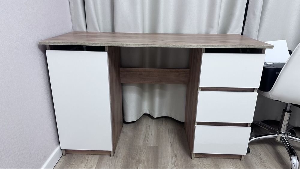 Стол компьютерный