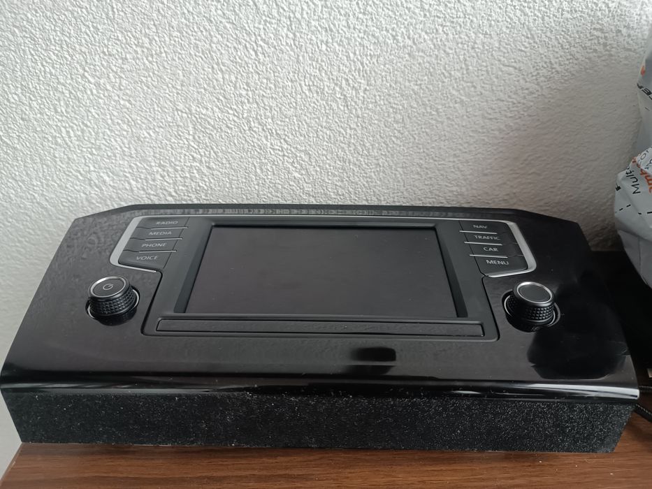 Vând display 5g0919606 5g0919605 Rama inclusa in pret