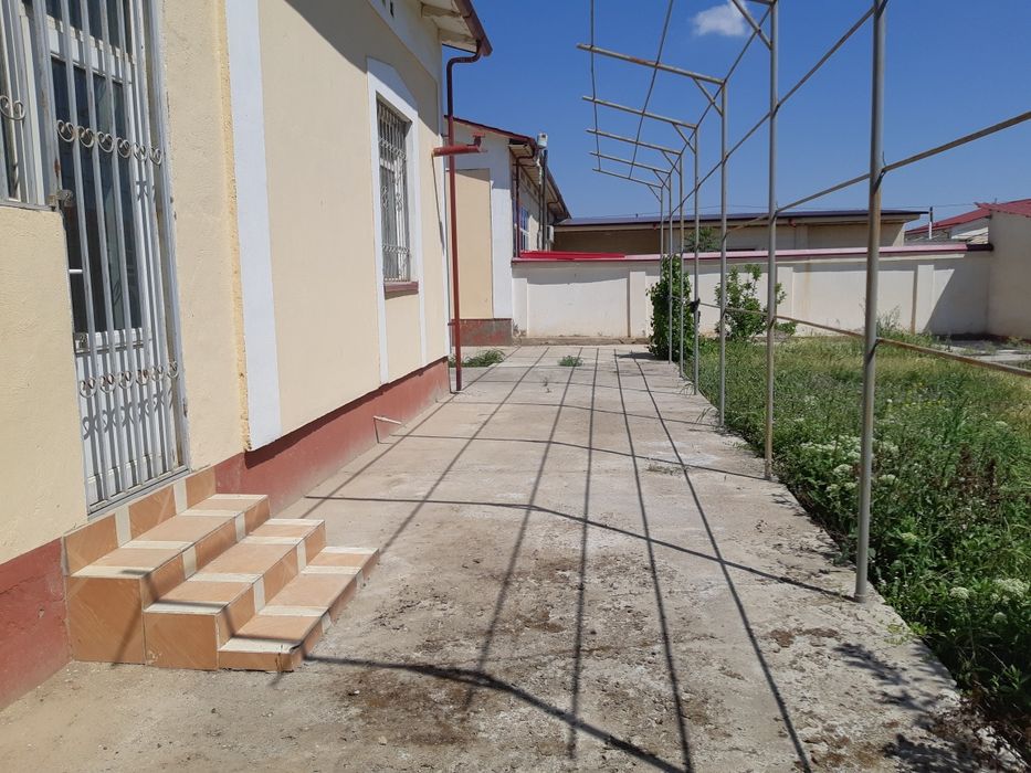 Котедж сотилади 600кв.м