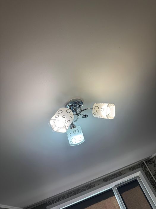 Продам люстру недорого