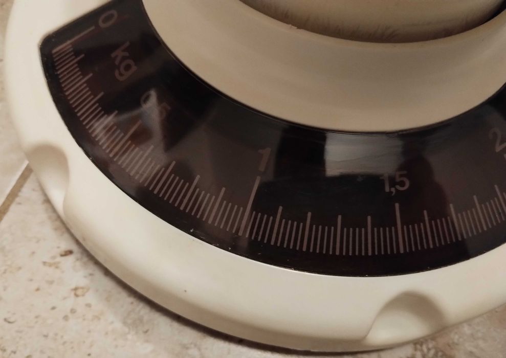 Механична кухненска везна с купа 3 кг.