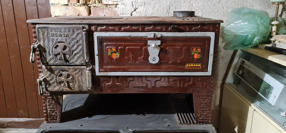 Продавам 2 печки на дърва 200 лв