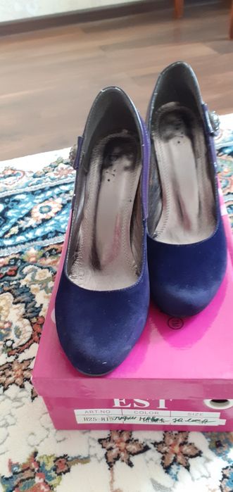 Туфли на каблуке.