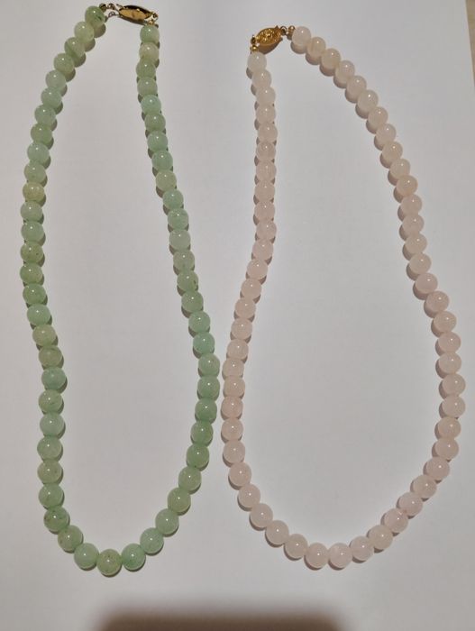 Продавам бижута от полускъпоценни камъни