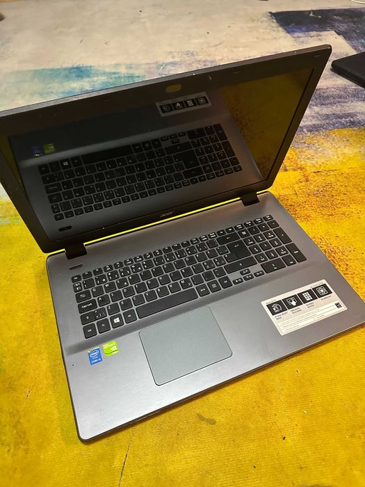 Laptop Acer E5-771g, i5 , 6 gb, video 2 gb dedicat, ecran mare 17.3