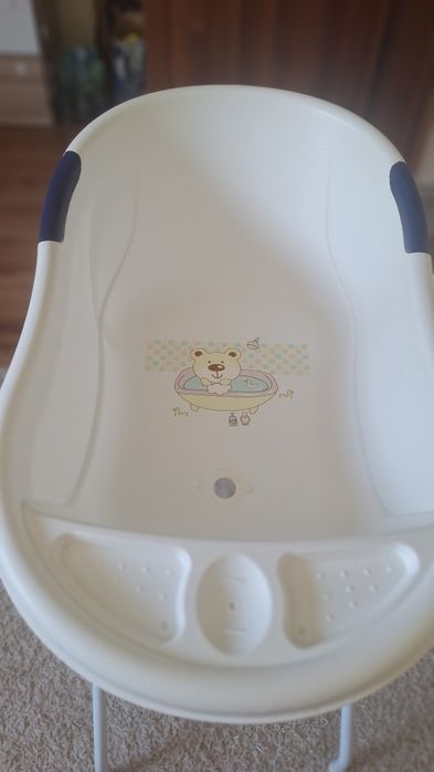 Корито със стойка