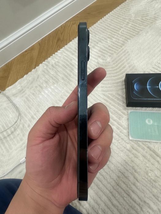 Айфон 12 про мах 256 гб  акум78%