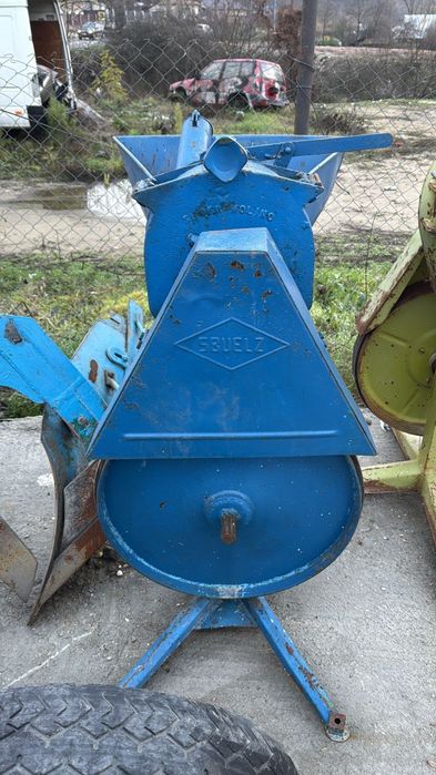 Vand mori pentru tractor