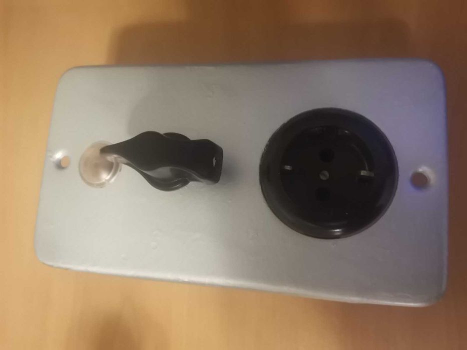 Електро табло с контакт и ключ за бойлер 22Х12Х7 см