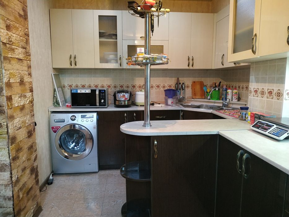 Продам свою квартиру 4/2/4 м. Феруза, Экобазар