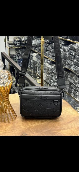 Louis Vuitton чанти / тип несесер