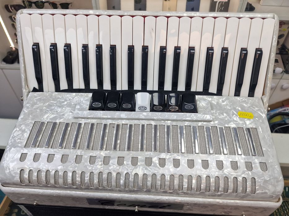 Amanet Vitan 107 Acordeon Comet 80 basi