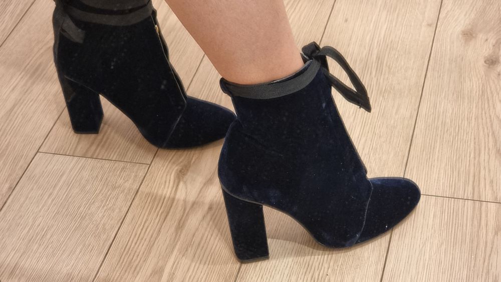 Botine cu toc Zara