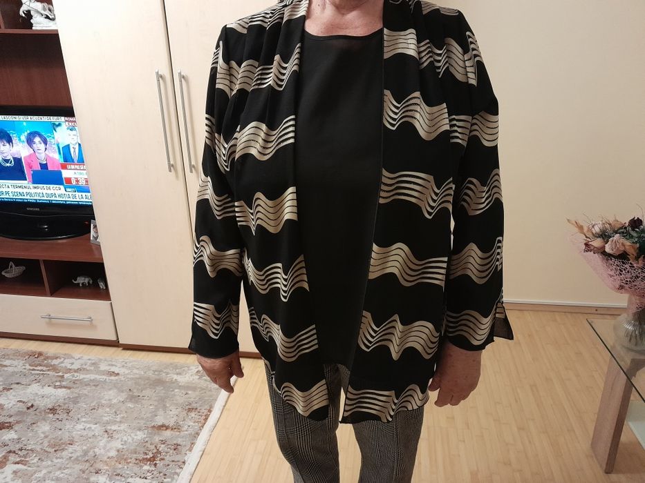 Bluza voile mas.XXXL și blazer mas.60