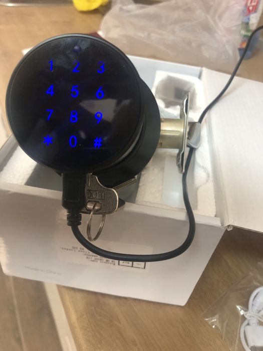 Смарт ключалка с код