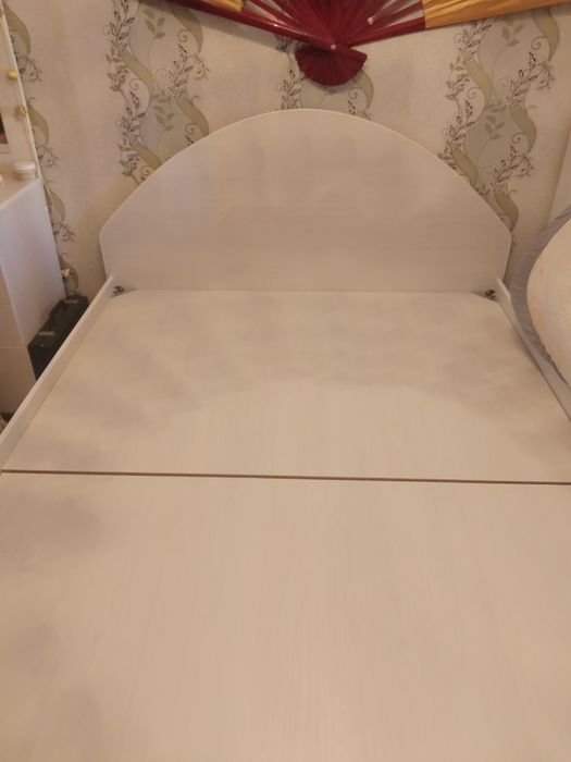 Продам спальный гарнитур