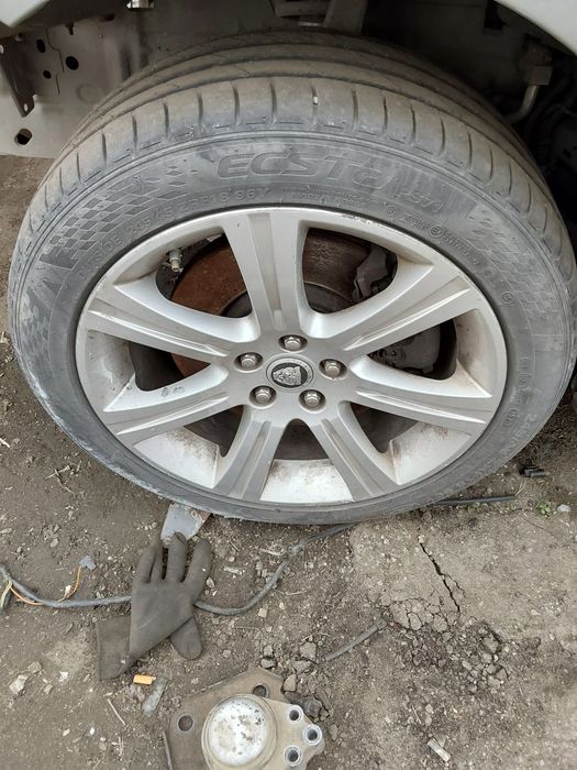 Set 4 jante R18 jaguar xf in stare buna cu  anvelope vara dot 2021