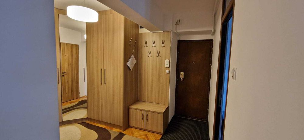 Proprietar, dau in chirie apartament 3 camere decomandate central | 80 mp | Piața Cipariu | Parcare
