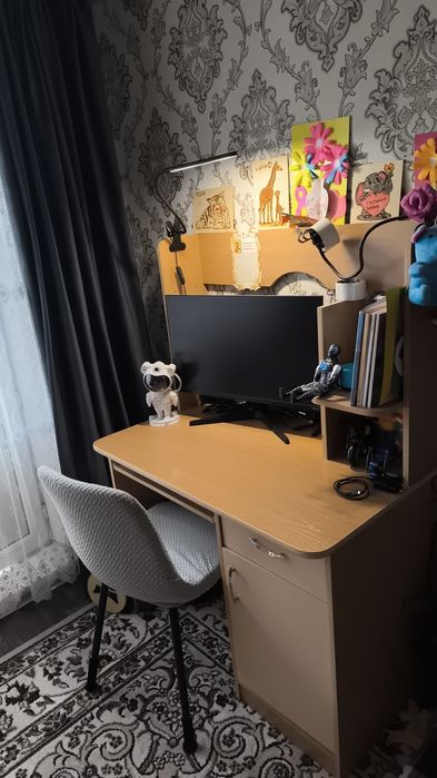 Продам компьютерный стол