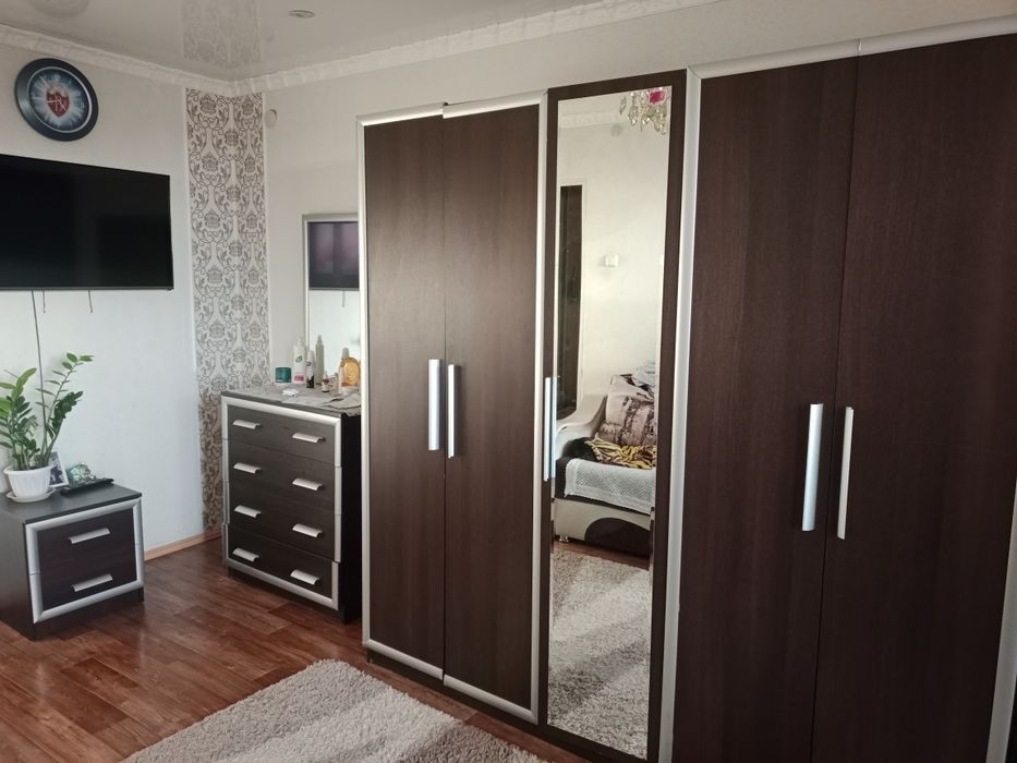 Продам шкаф, комод, тумбочки