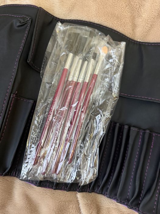 Косметичка с кисточками Victorias Secret