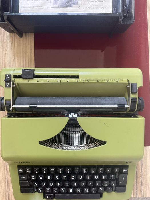 Masina de scris olimpia electrica